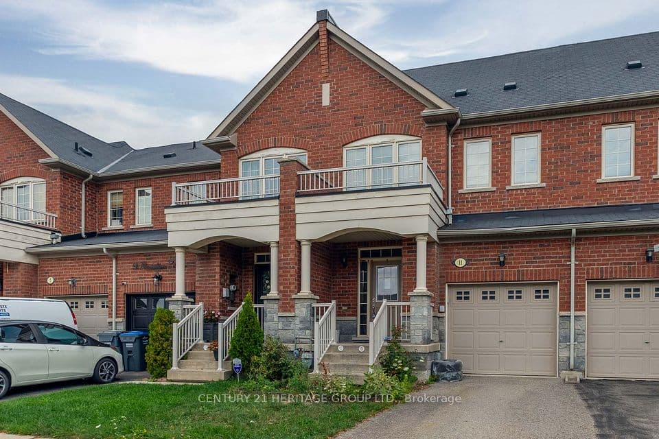 11 Pendulum Circle, Brampton, ON L6R 3N5 – main photo