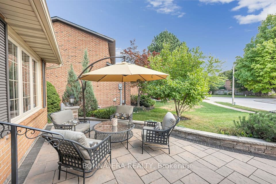 1409 Holly Court, Oakville, ON L6H 3H4 – photo 3