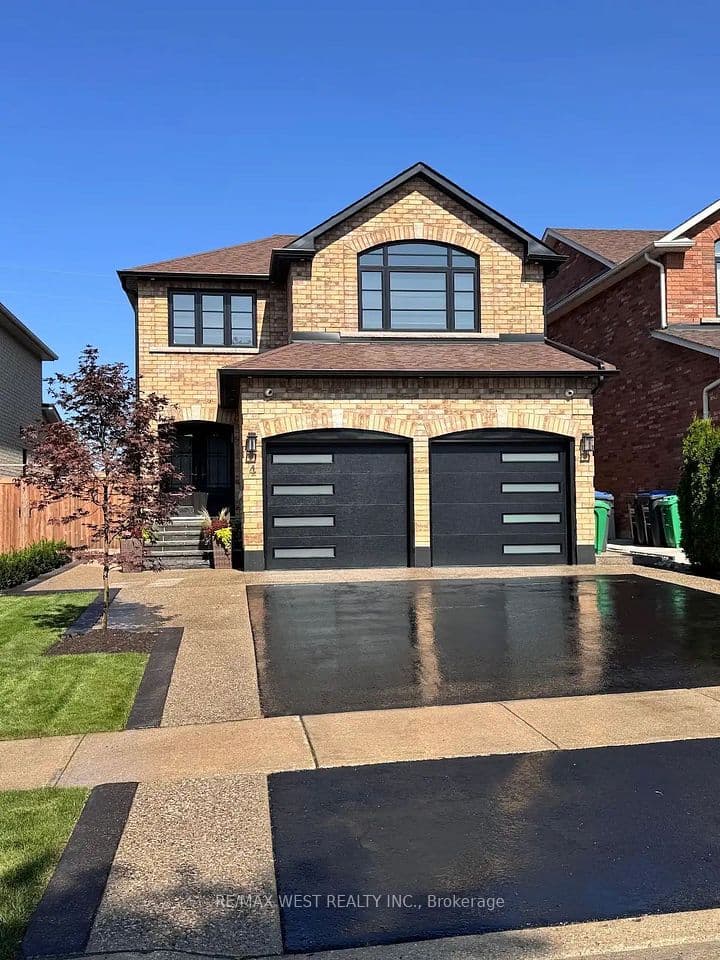 4 Gray Park, Caledon, ON L7E 2N3 – main photo
