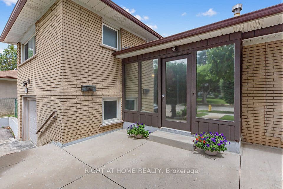 12 Candlewood Crescent, Toronto, ON M3J 1G8 – photo 2