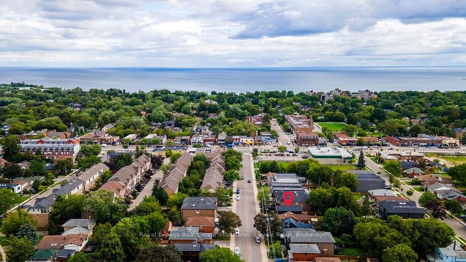 28 Thirtieth Street, Toronto, ON M8W 3B6 – photo 2