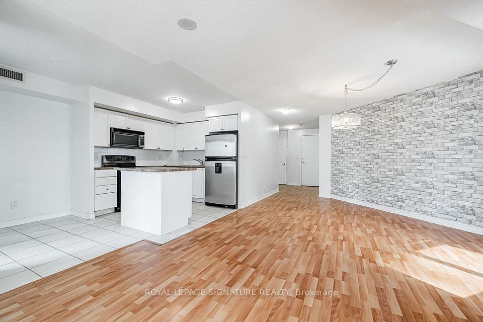 3888 Duke Of York Boulevard 525, Mississauga, ON L5B 4P5 – photo 2