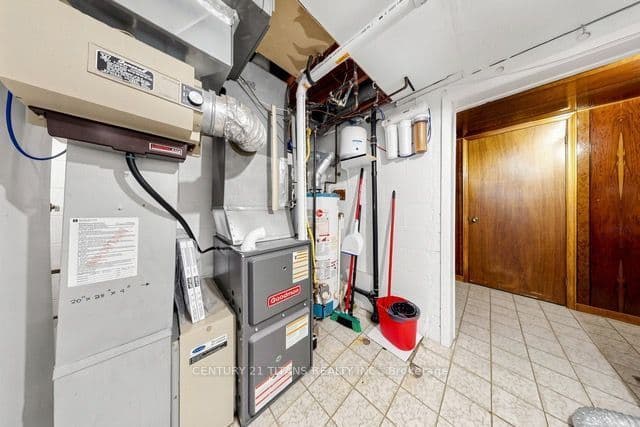 198 A Boon Avenue, Toronto, ON M6E 3Z8 – photo 3