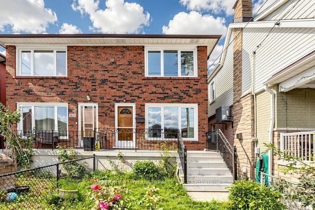 198 A Boon Avenue, Toronto, ON M6E 3Z8 – main photo