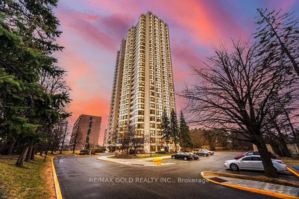 8 Lisa Street 903, Brampton, ON L6T 4S6 – main photo