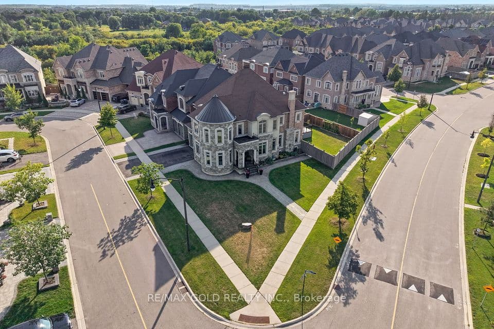 54 Gordon Randle Drive, Brampton, ON L6P 4H3 – main photo