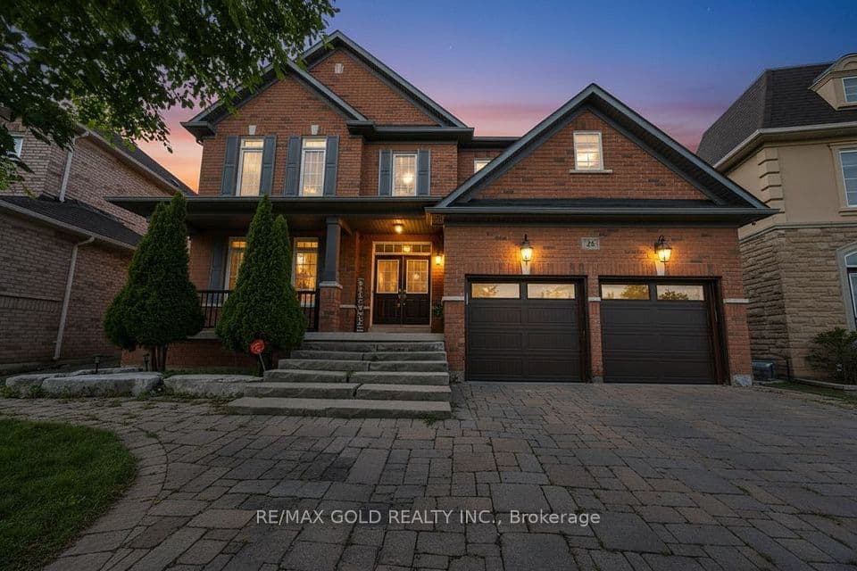 26 Mount Royal Circle, Brampton, ON L6P 1Y7 – main photo