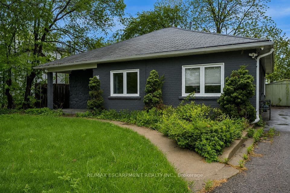 16 Woodward Avenue, Brampton, ON L6V 1K1 – photo 2