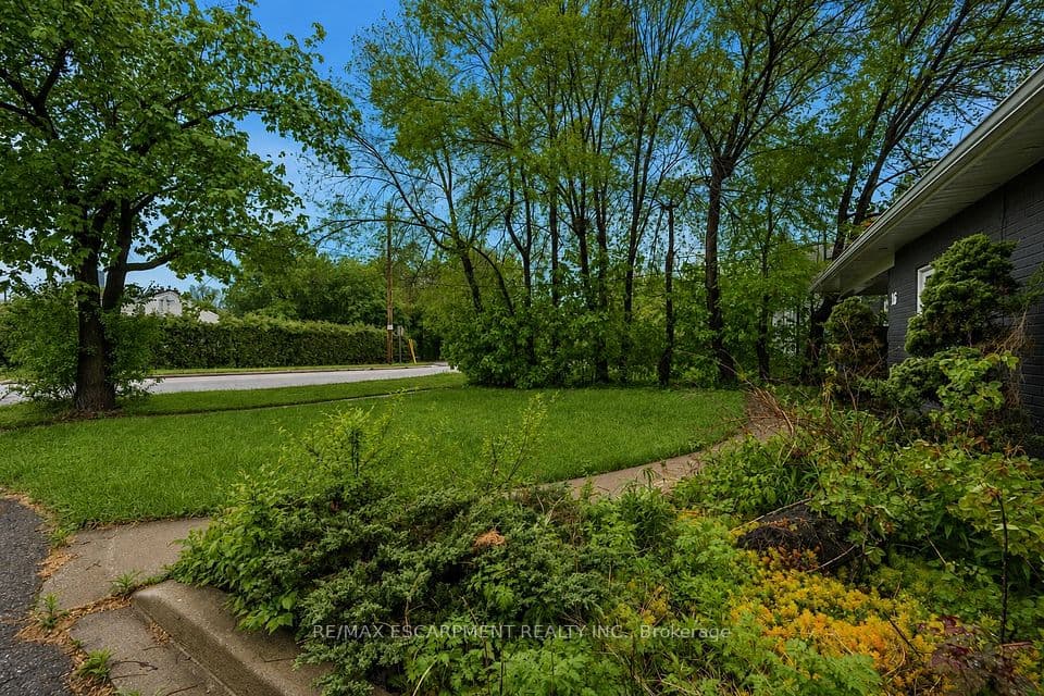 16 Woodward Avenue, Brampton, ON L6V 1K1 – photo 3