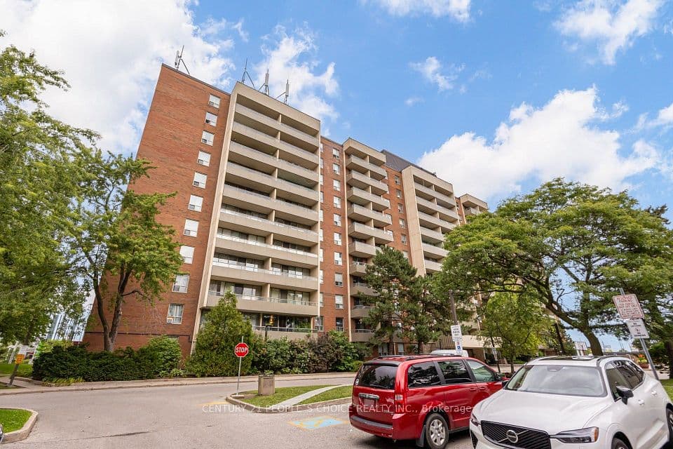 1 Four Winds Drive 207, Toronto, ON M3J 2T1 – main photo
