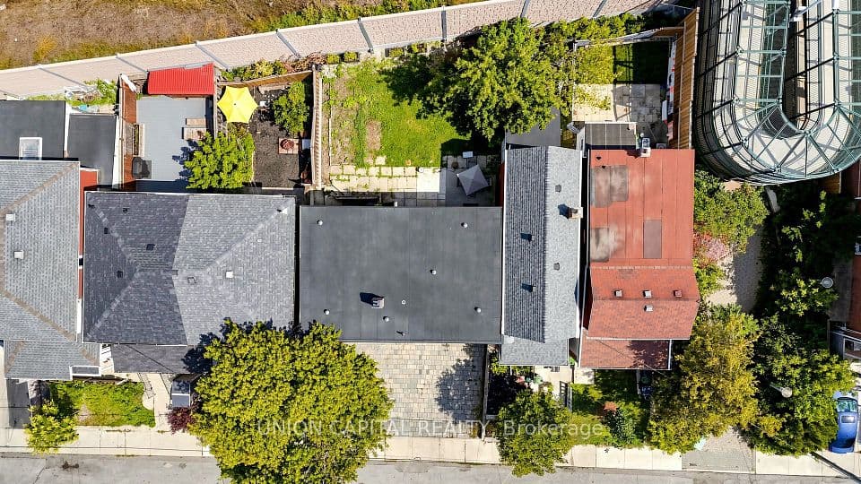 247 Prescott Avenue, Toronto, ON M6N 3G9 – photo 3
