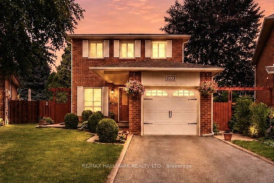 102 Trewartha Crescent, Brampton, ON L6Z 1X4 – main photo