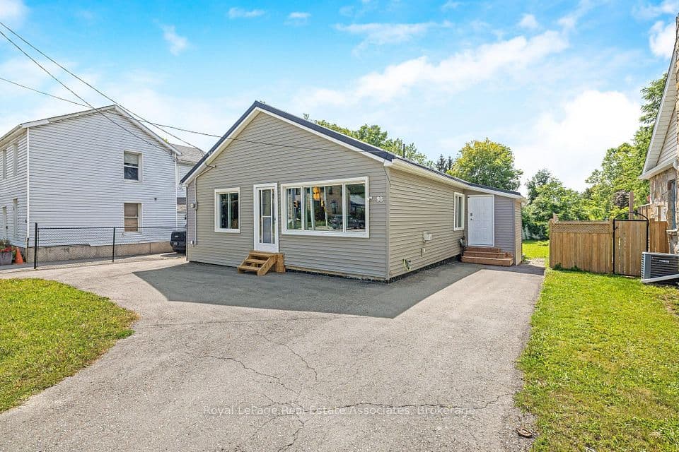 98 Main Street N, Halton Hills, ON L7J 1W2 – photo 3
