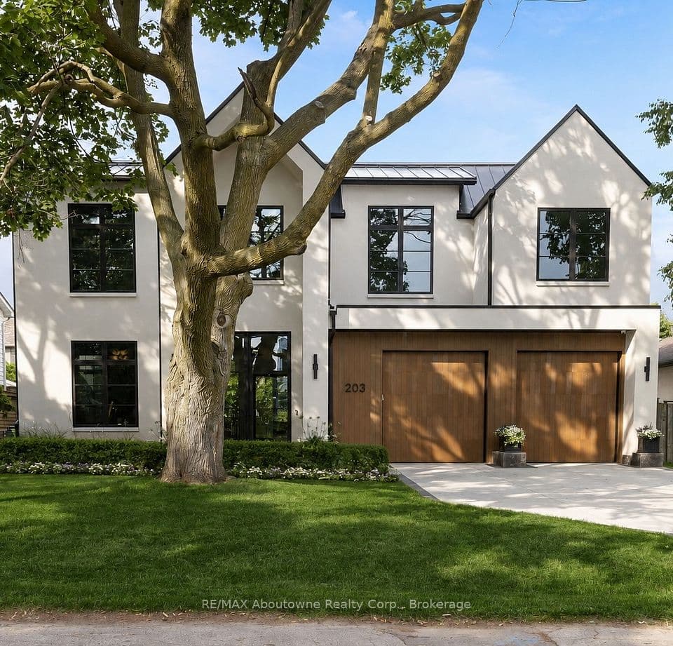 203 Weybourne Road, Oakville, ON L6K 2T7 – main photo