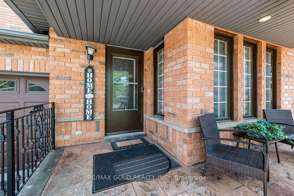 60 Four Seasons Circle, Brampton, ON L7A 2A7 – photo 3