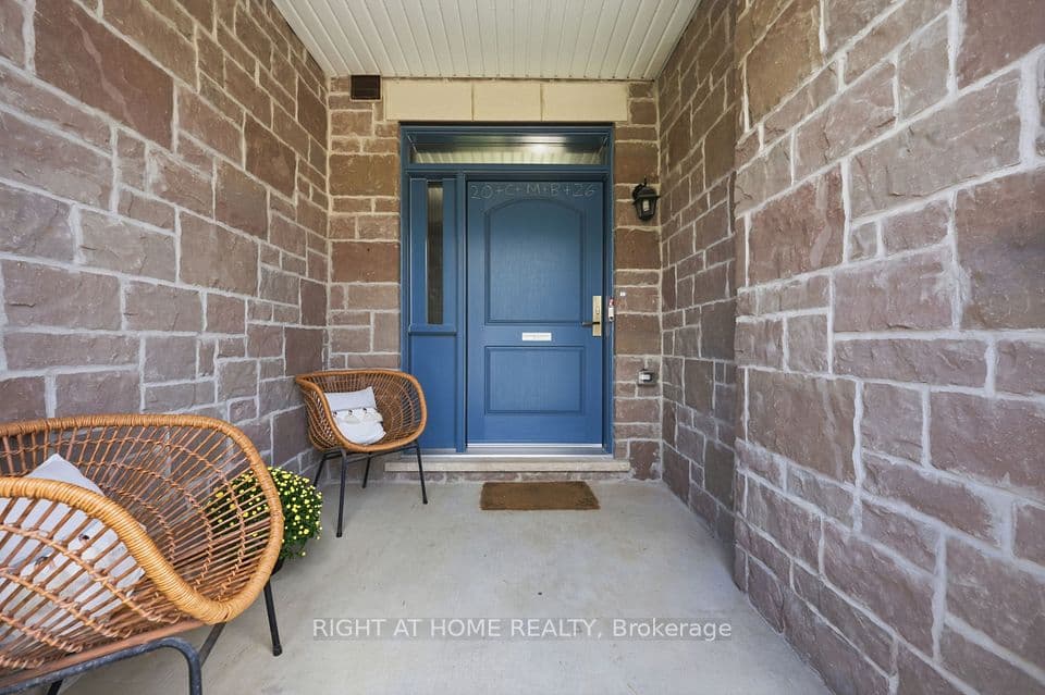 52 Upper Canada Court, Halton Hills, ON L7G 0L1 – photo 2