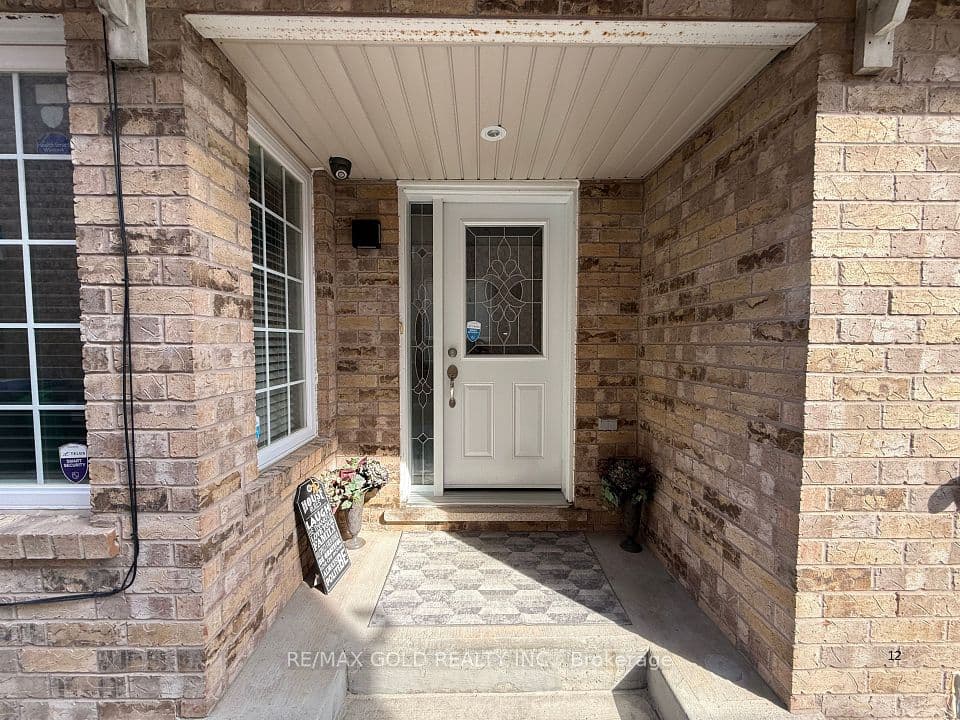 13 Eastway Street, Brampton, ON L6S 6L5 – photo 3