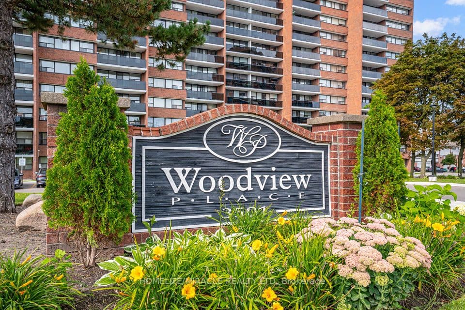 3501 Glen Erin Drive 302, Mississauga, ON L5L 2E9 – main photo