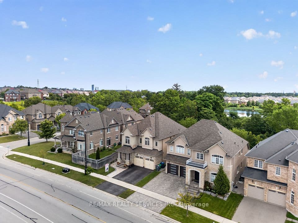 15 Bonnie Braes Drive, Brampton, ON L6Y 0X5 – photo 3