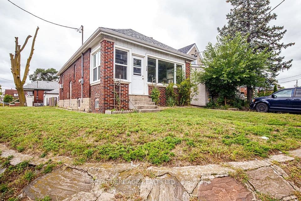 758 Jane Street, Toronto, ON M6N 4B9 – photo 2