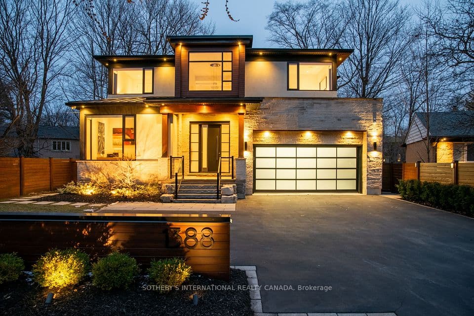 1388 Acton Crescent, Oakville, ON L6J 2S5 – photo 2