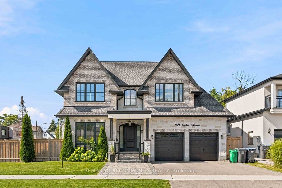 1226 Ogden Avenue, Mississauga, ON L5E 2H4 – main photo