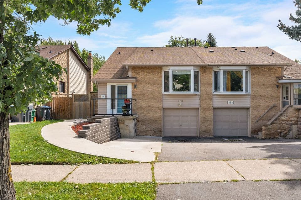 2727 Bucklepost Crescent, Mississauga, ON L5N 1X6 – main photo
