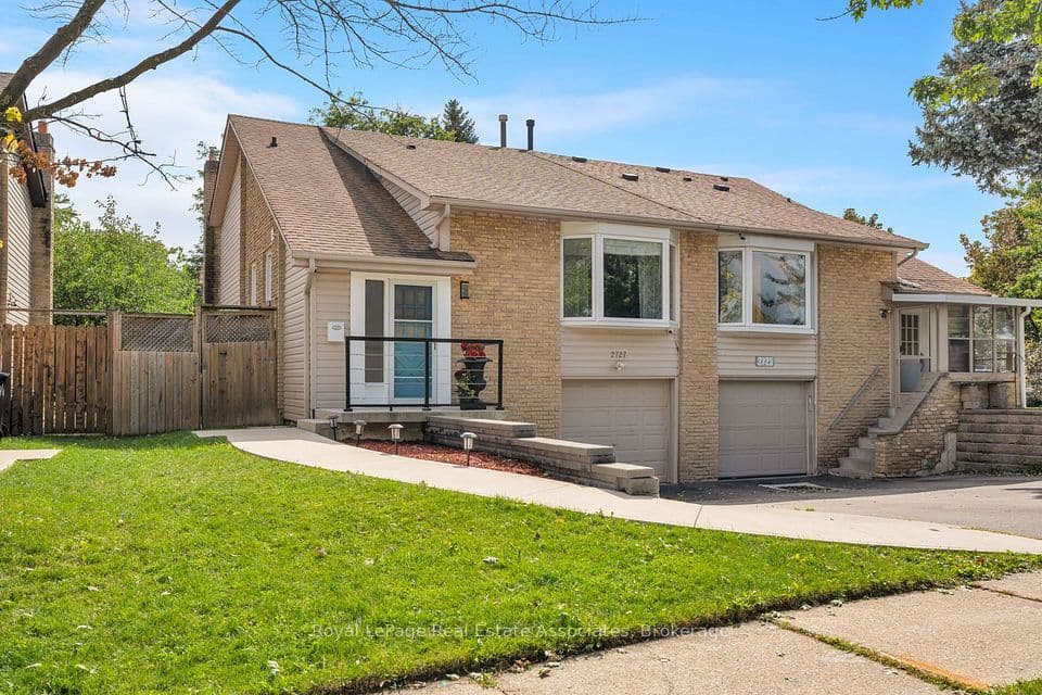 2727 Bucklepost Crescent, Mississauga, ON L5N 1X6 – photo 2