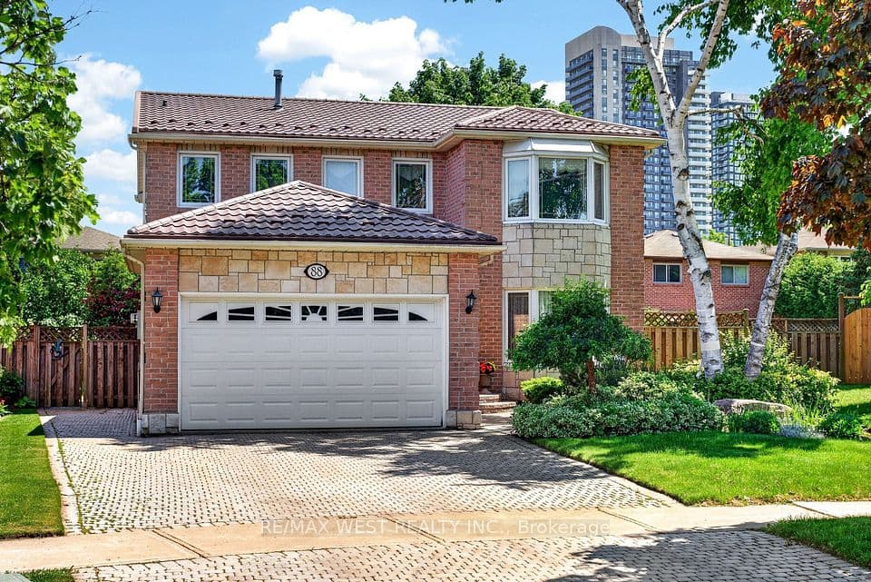 88 Palomino Drive, Mississauga, ON L4Z 3H8 – main photo