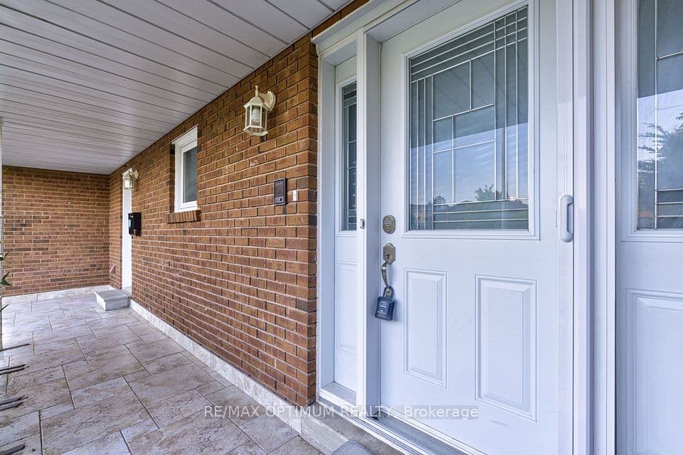 2498 Privet Crescent, Mississauga, ON L5B 2S4 – photo 3