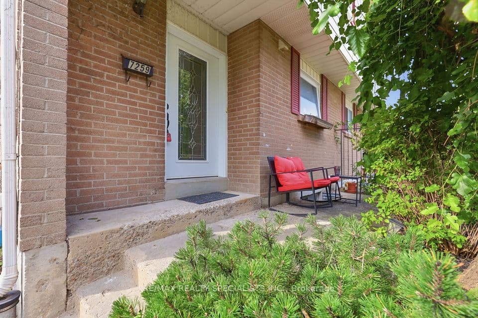 7259 Sills Road, Mississauga, ON L4T 2K2 – photo 3