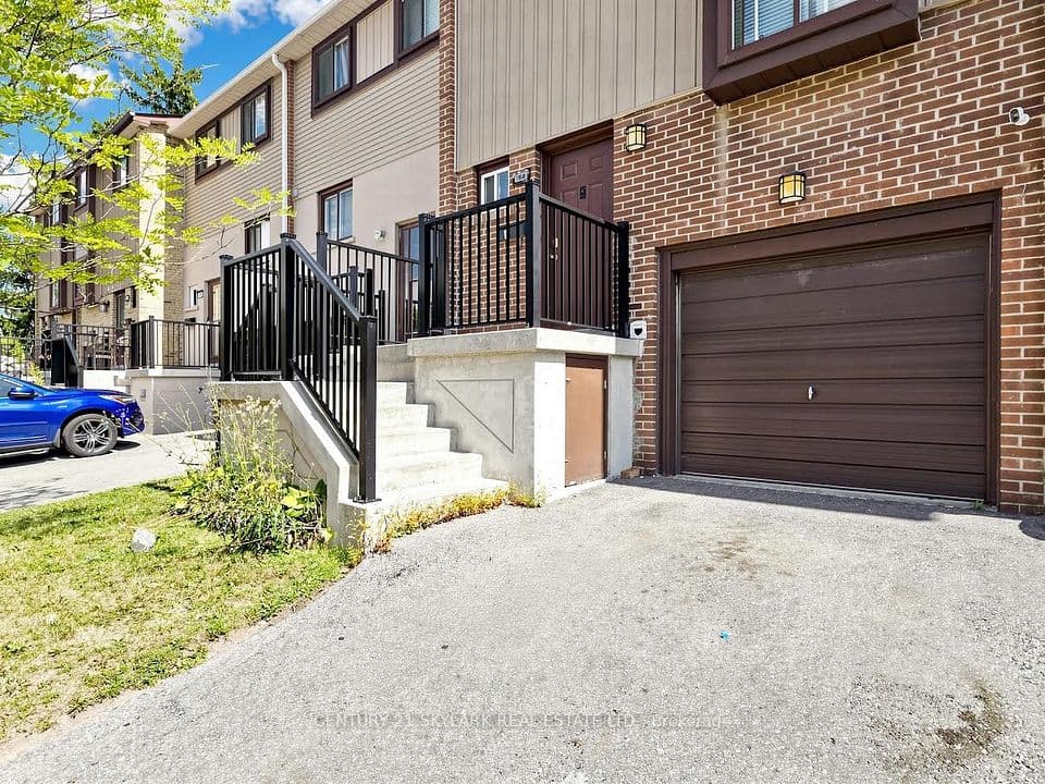 164 Moregate Crescent N, Brampton, ON L6S 3K9 – main photo