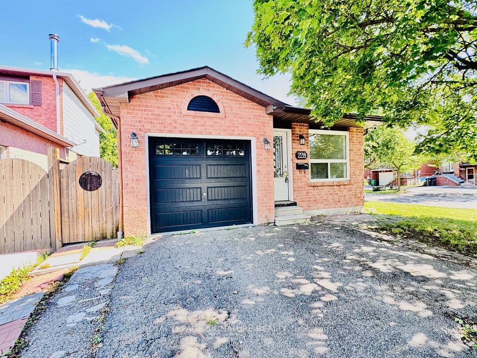 228 Martindale Crescent, Brampton, ON L6X 2V2 – main photo
