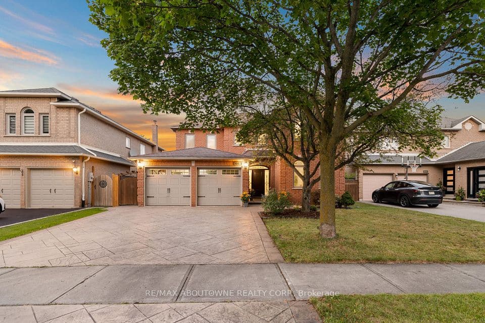 435 March Crescent, Oakville, ON L6H 5X7 – main photo