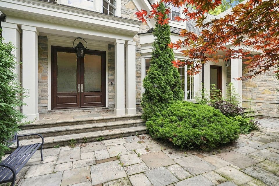 2025 & 2035 Heartwood Court, Mississauga, ON L5C 4P7 – photo 3