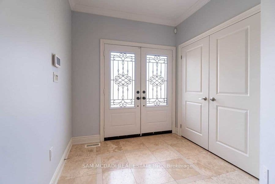 1238 Strathy Avenue, Mississauga, ON L5E 2K6 – photo 3