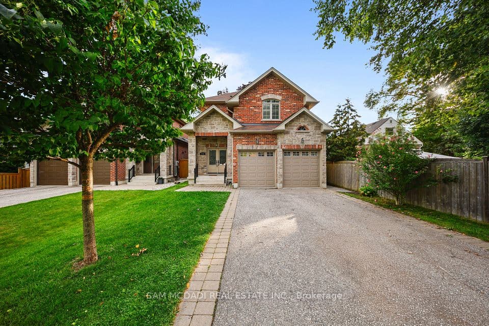 1238 Strathy Avenue, Mississauga, ON L5E 2K6 – photo 2