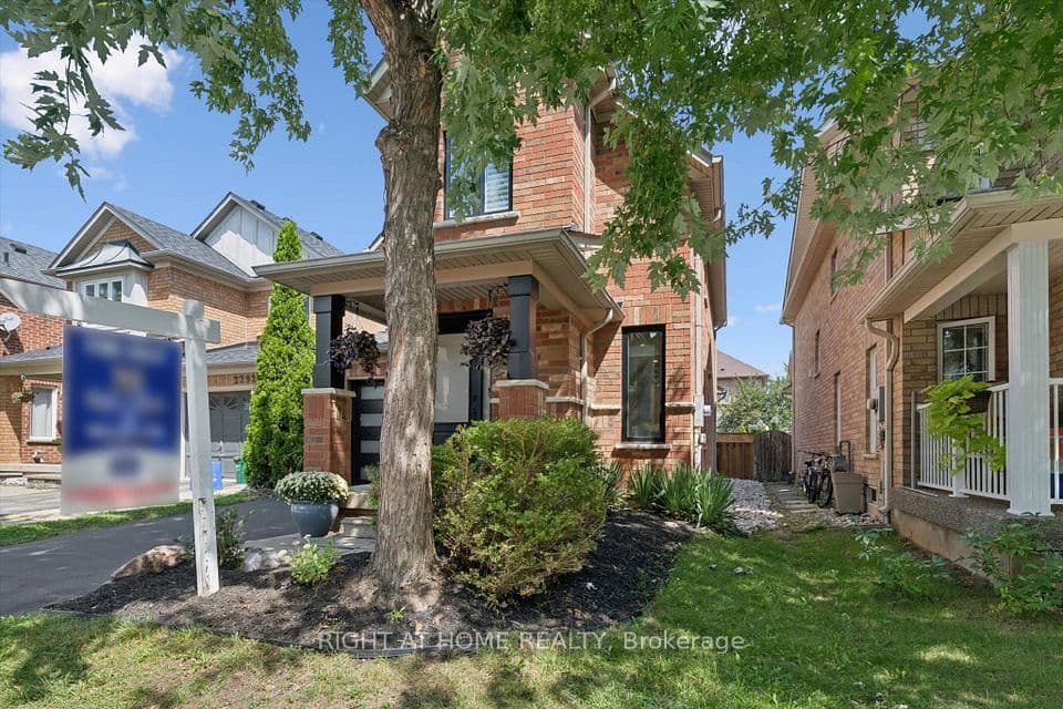 2294 Seton Crescent, Burlington, ON L7L 6Y4 – photo 2