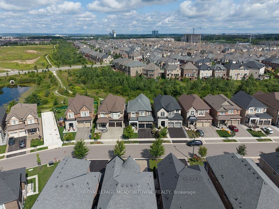 461 Parent Place, Milton, ON L9E 1L2 – main photo