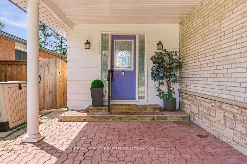 616 Mullin Way, Burlington, ON L7L 4J4 – photo 3
