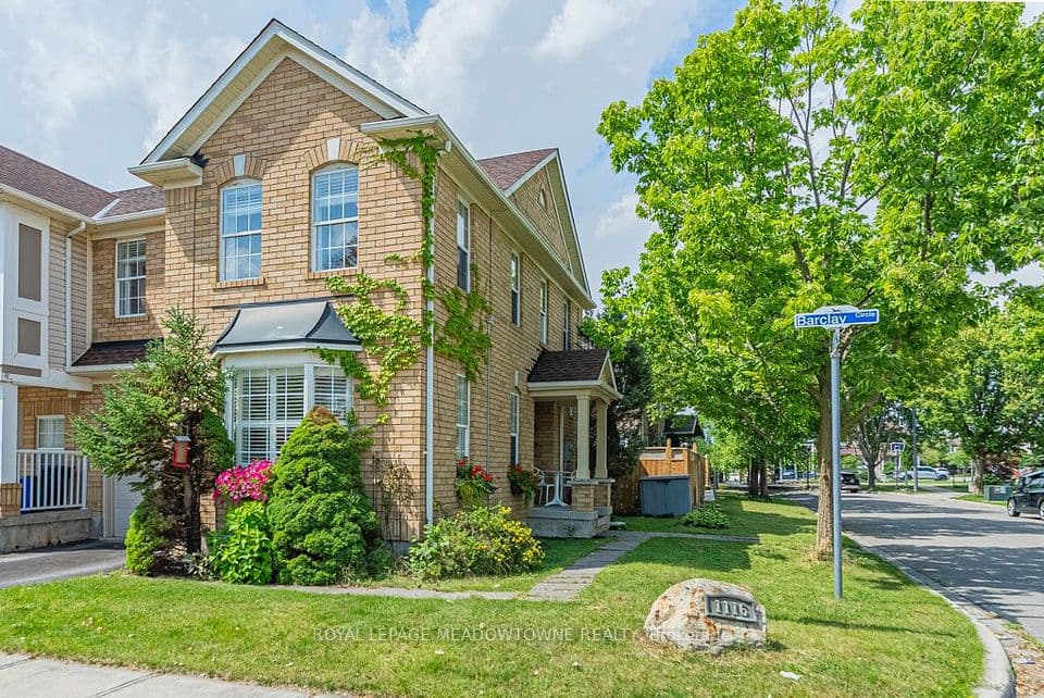 1116 Barclay Circle, Milton, ON L9T 5W4 – photo 2