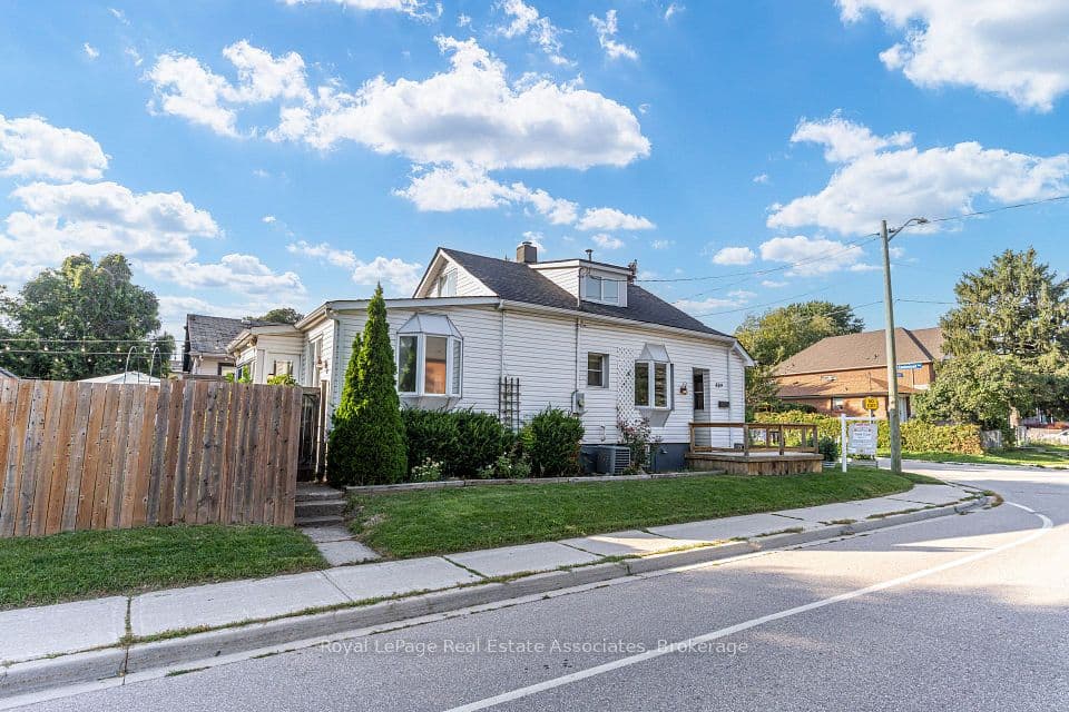 889 Third Street, Mississauga, ON L5E 1C2 – photo 2