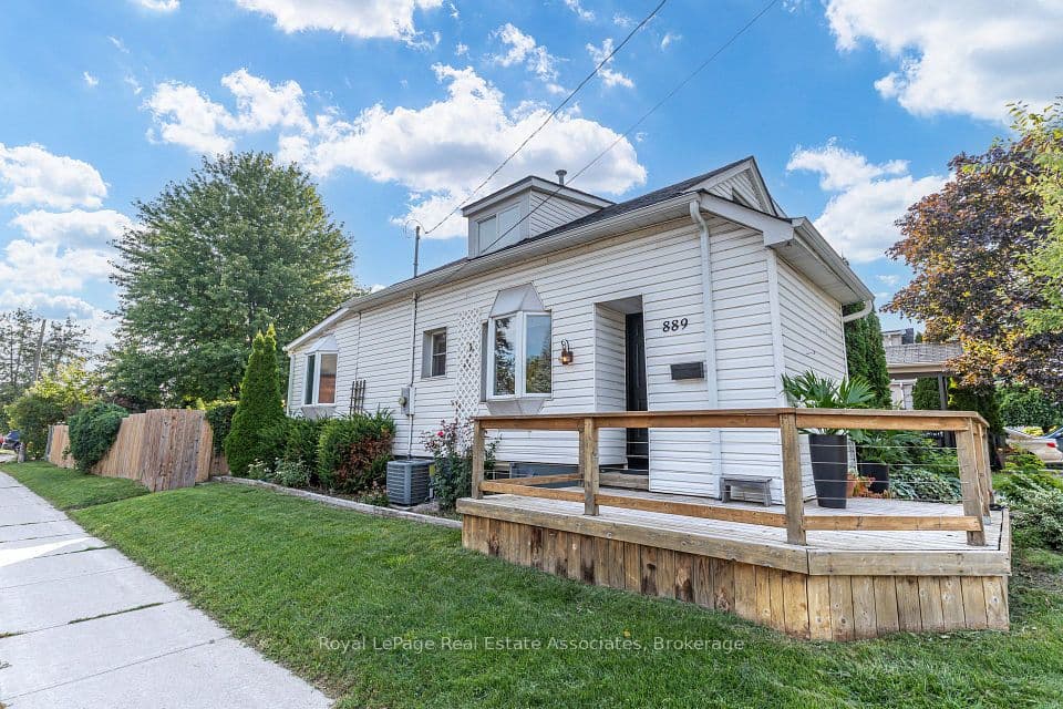 889 Third Street, Mississauga, ON L5E 1C2 – main photo