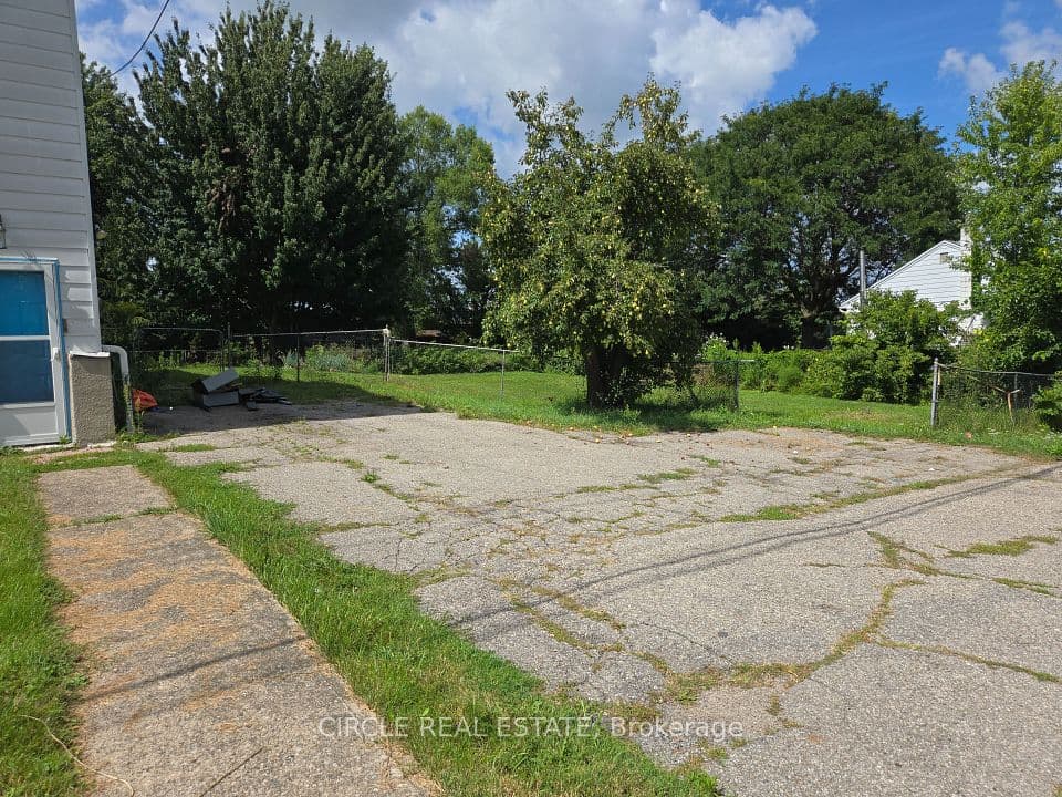 4 3rd Side Road S, Milton, ON L9T 2W4 – photo 2