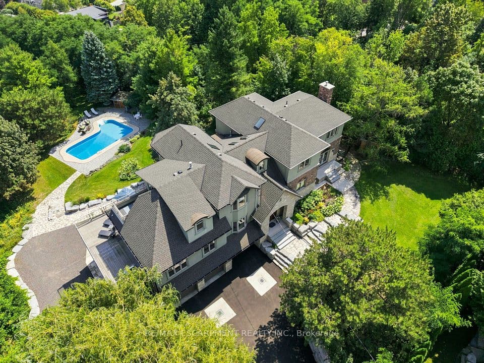 1296 Dundas Street, Burlington, ON L7R 3X4 – main photo