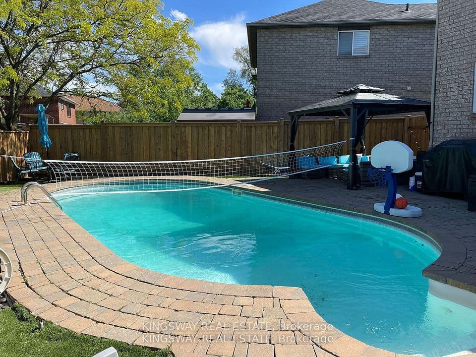 570 Enfield Road, Burlington, ON L7T 2X5 – main photo