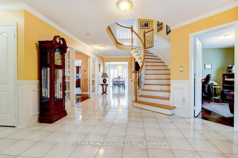 671 Peter Robertson Boulevard, Brampton, ON L6R 1L8 – photo 2