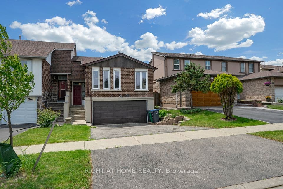 3241 Mccarthy Court, Mississauga, ON L4Y 3Z4 – photo 3