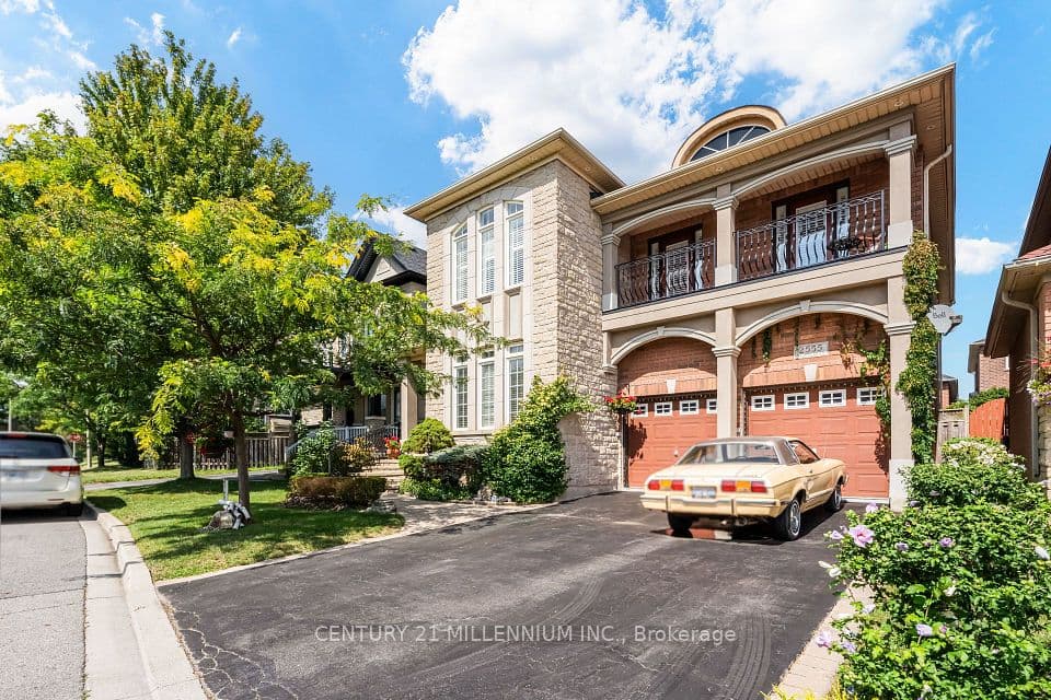 2555 Nichols Drive, Oakville, ON L6H 7L3 – main photo