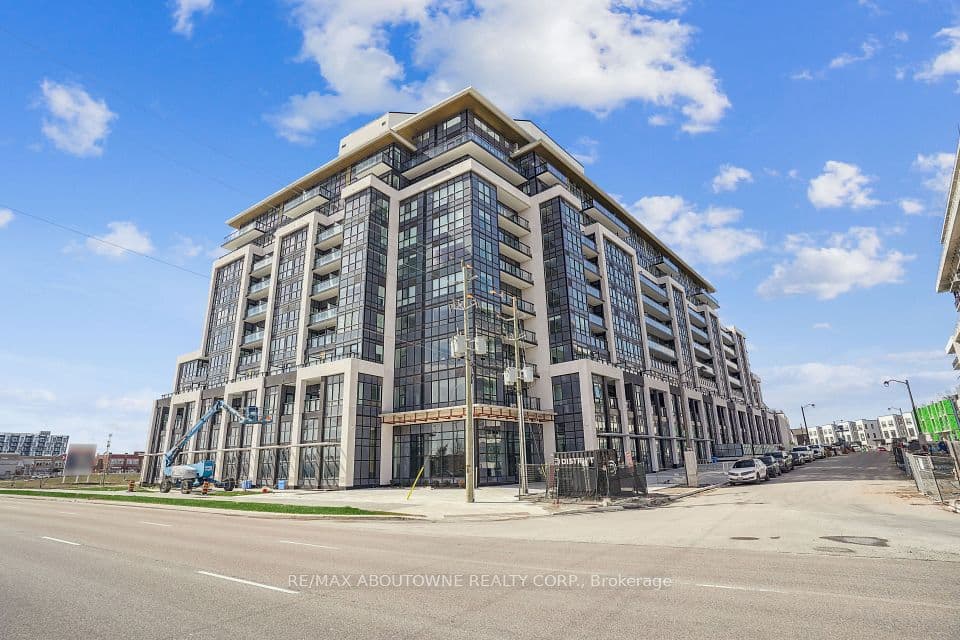 405 Dundas Street W 707, Oakville, ON L6M 4P9 – main photo